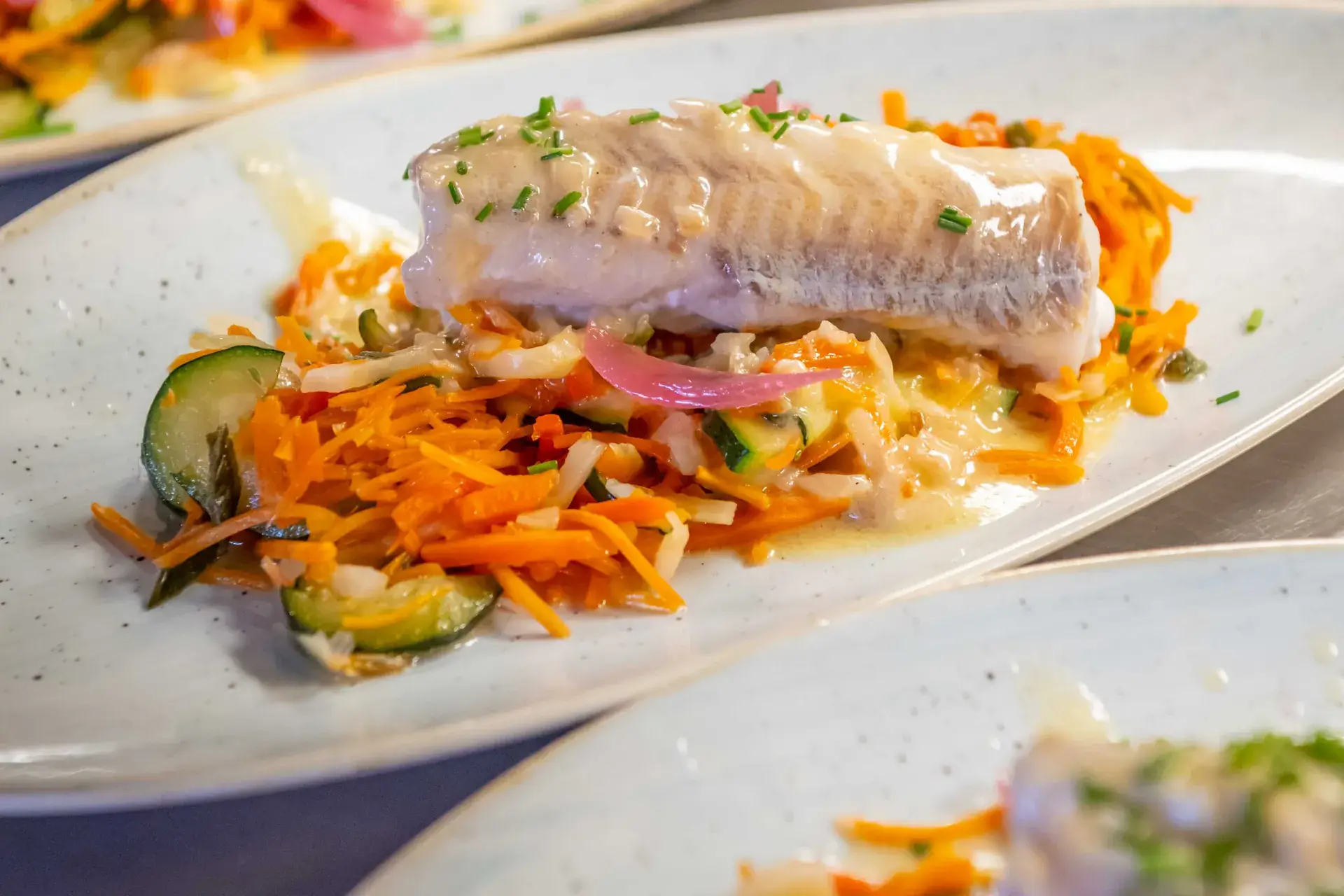 Assiette de poisson aux carottes, plat de brasserie de Chez Pont-Pont